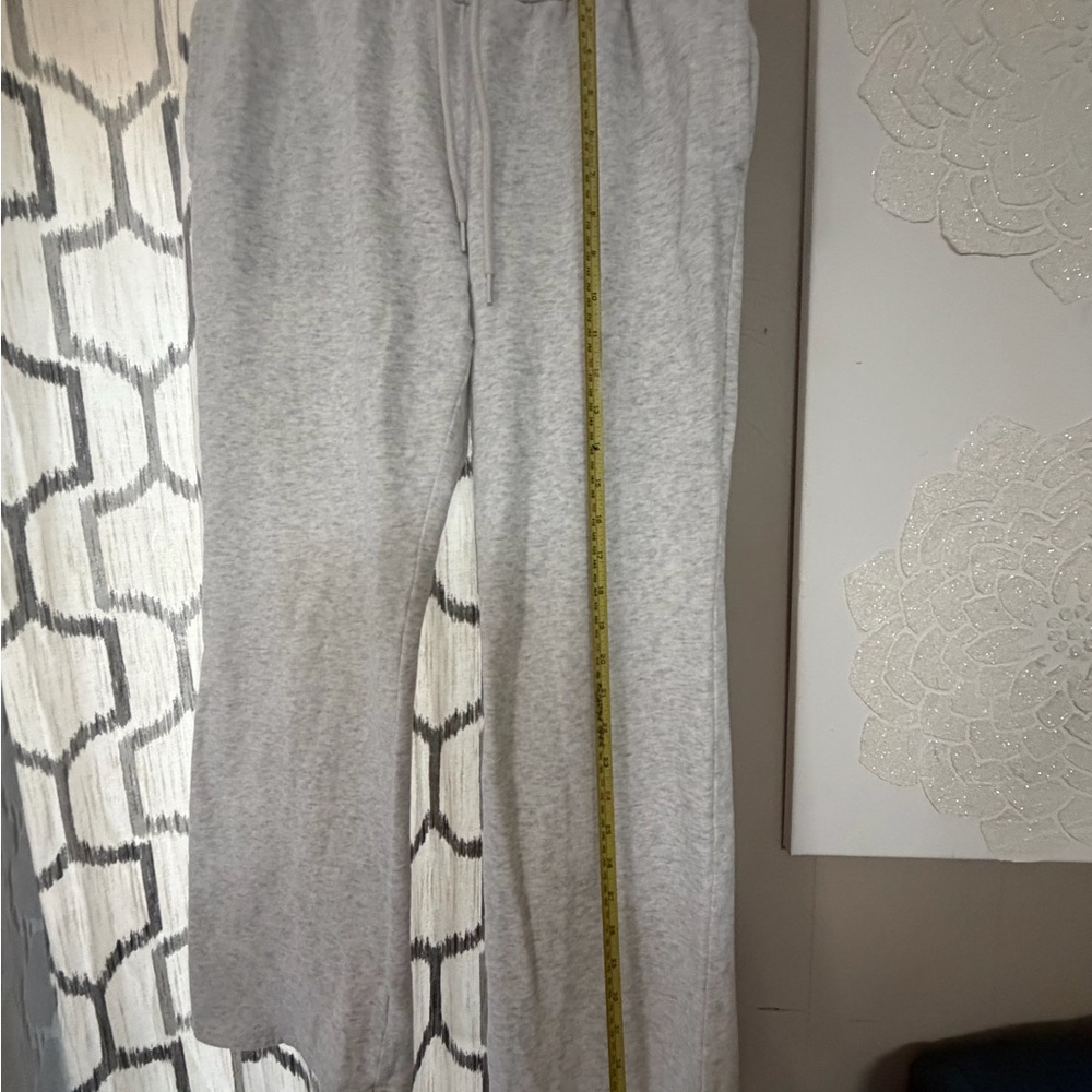 Hollister Women's Light Gray Mid Rise Sweatpants